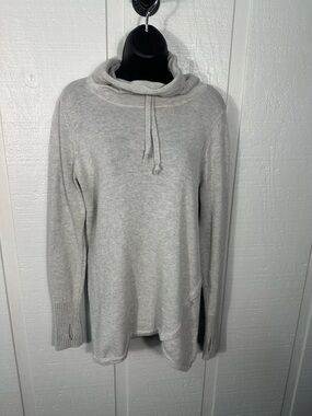 Akini Gray Cowl Neck Sweater Size Medium EUC